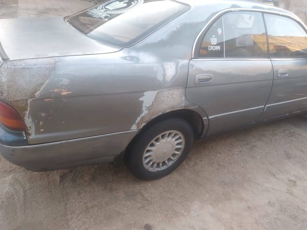 السلام عليكم بطه متصل لون رصاصي رمادي صبغ عام مديل 93 بسمي سنويه وارقام جدد لل29 تبريد شغال مكينه امس طلع بيه صوت كير جيس حاويه حداده 60%  تخم تاير ضربته موضحه بلصوره. غرفته حلوه مكفوله كص ونقل جثه. السعر49 وبيها مجال قليل رحمه والديك اقرا التفاصيل وخابرني ‏‪***********‬‏ البصره قضاء المدينه
