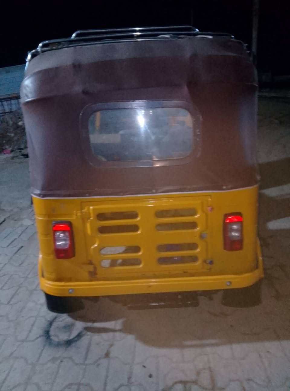 سلام عليكم تكتك للبيع موديل ١٩دخول ٢٠شهر ثاني رقم وسنويه بسمي تحويل ثاني يوم تكتك معمره دوس مكينه تنقص تكتك خير من الله سعر ٥٩٠٠وبيها مجال شراي هاذ رقم ***********بغداد النهروان
