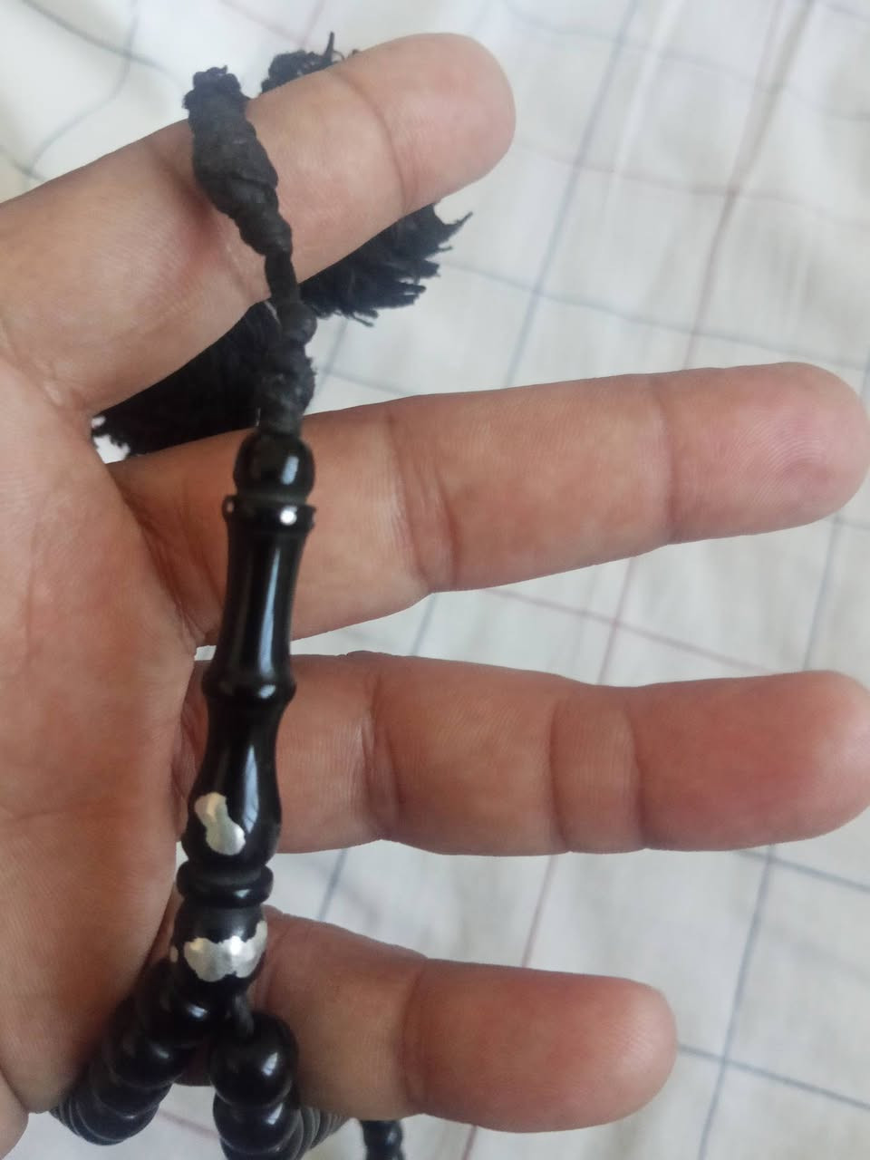 قديمات عائدات لجدي الله يرحمة محبس عقيق يماني كرزي وسبحة يسر 101 محببة فظة السعر خاص 
***********

