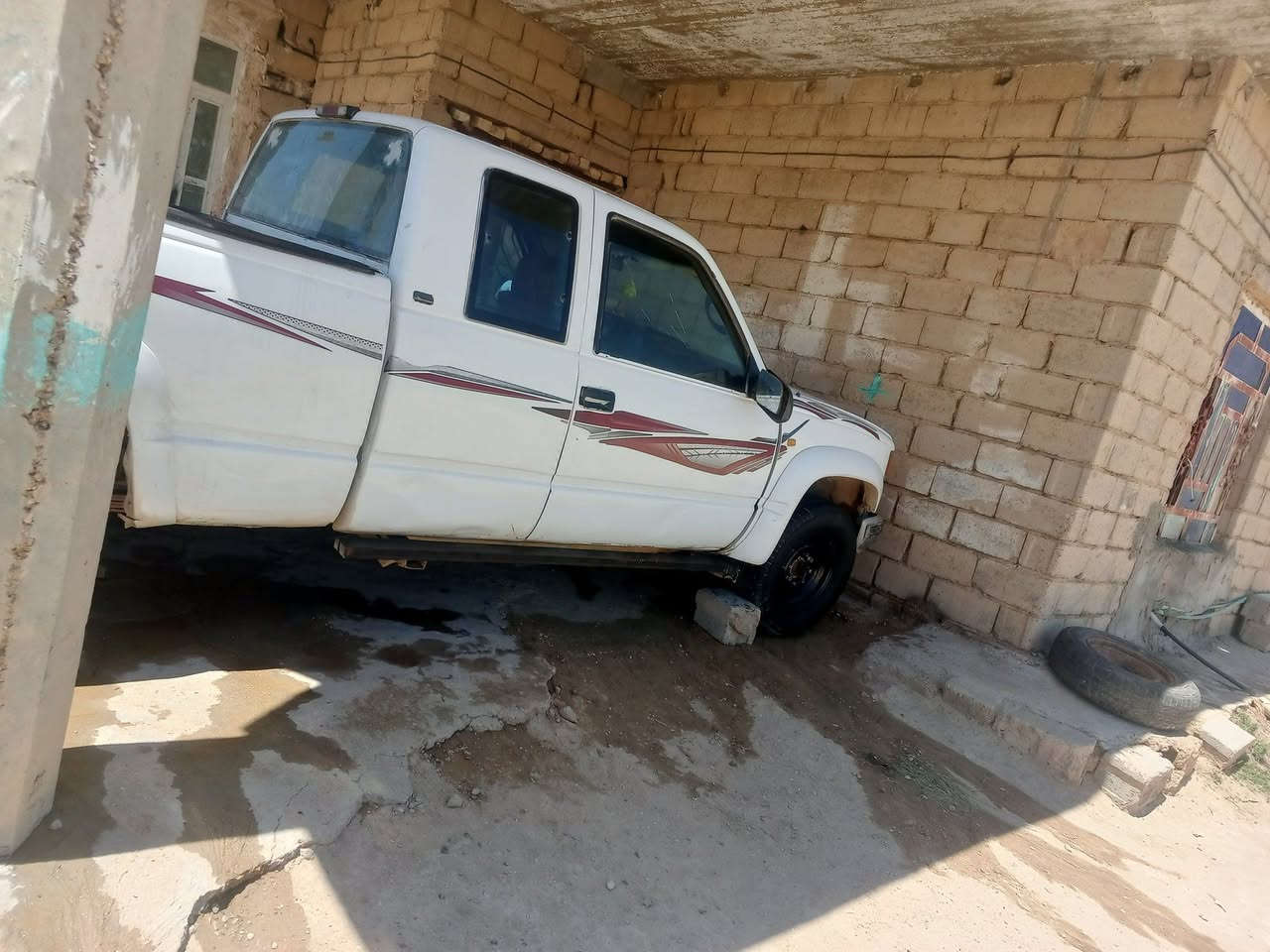 سلام عليكم بيع شوفر موديل 1995رقم واسط شرط تحويل سنويه عضم كير محرك كفله كير عادي 
مكان عامريه الفلوجه 
***********
