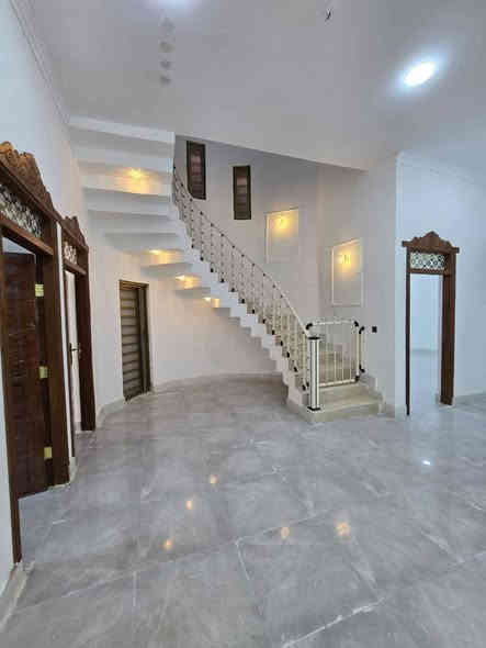 أسعد ألله أوقاتكم بكل خير 🔷
اللاستفسار📲 ***********

دار سكن للبيع بقمت روعه 🏭
المساحة 210 م
بناء حديث شقل درجه أولى👍
على شارع 10م تبليط 🛣
كافت لخدمات متوفره 

محتويات البيت ⬇️
1- كراج + حديقه
2- دوانيه
3- صاله
4- مطبخ
5- غرف منام عدد 2 
6- صحيات خارجي وداخلي

نوع العقار طابو زراعي
بأسم عراقي سند 25
الموقع راقي ⚡
البصره محوله الزهير
يبعد عن سايدين سياحي 700م

كل هاذ جمال وترتيب
بسعر 125 وبي مجال لشراي
اللاستفسار 📲 ***********
