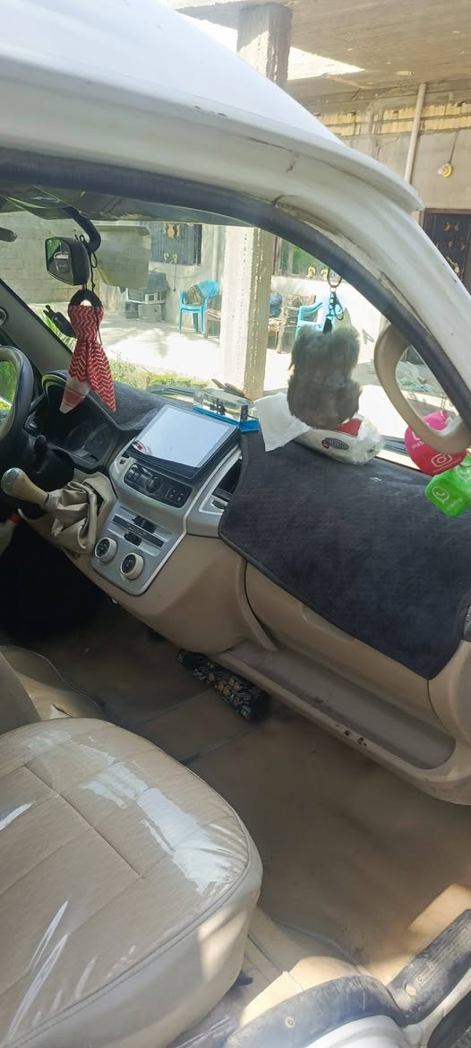 سلام عليكم 
جنبي h1لبيع حرة 
موديل ٢٠١٦مسجل بل سنوية 
كير جديد مكينة ياباني هية والضفيرة وعقل كاملة 
اكسل مكفول صدر امامي صدر خلفي كامل تايرات نضيفات 
٣ قطع بية بجم ماسفة شبر بار وبية طختنين بل جنطة ورة الباب السلايت مثل ما موضح بل صورة *********** واتساب سعر ٨٣وبية مجال
