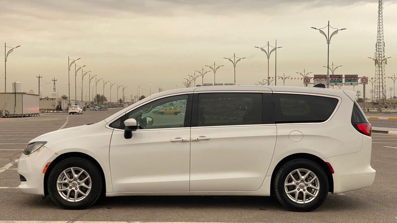 باسفيكا فويجر 2023
حادث موضح بالصور 
٦ سلندر ٣٦٠٠
ماشية ٣٠ الف ميل 
حره تترقم بكل المحافظات 
السياره موجودة بكربلاء 
السعر 185$ بيع فقط 
***********
