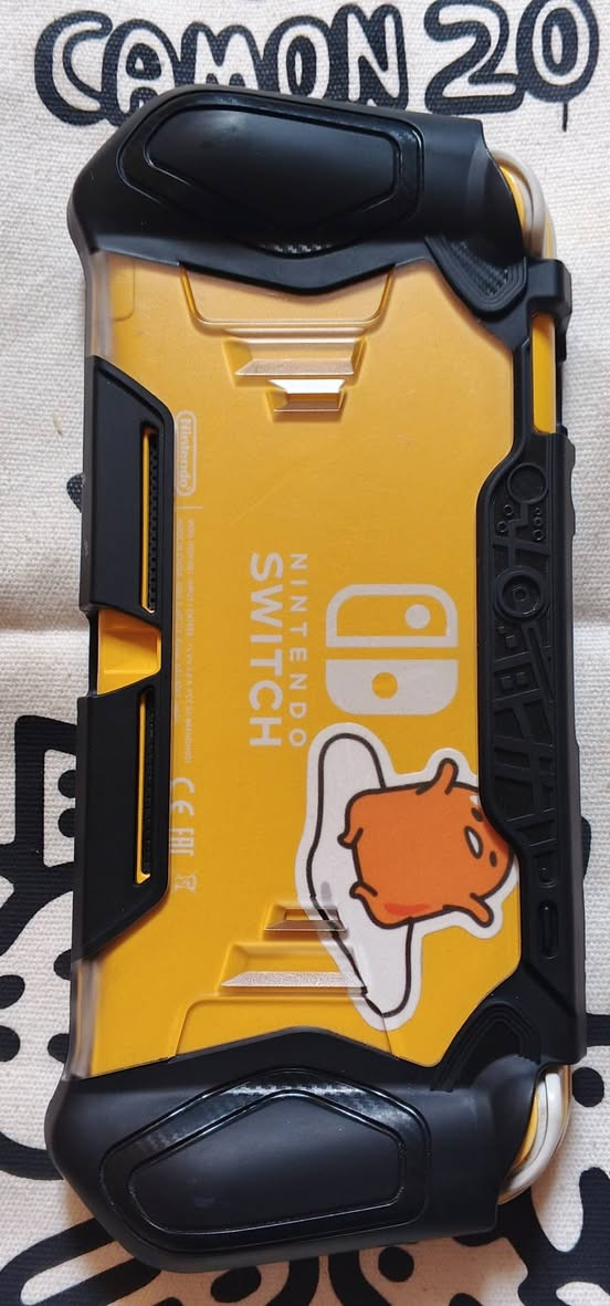 نينتندو سويتس لايت مهكر قطعة نظامين اونلاين و اوفلاين 
مع ذاكرة 128 كيكا مليئة بالالعاب كما موضح بالصور نظافة ممتازة والازرار والبطارية بحالة ممتازة والجهاز 
  مكفول من كافة المشاكل والاعطال 100 بالمئة مع كفر 
السعر  220 الف  
توصيل بغداد 5 الاف وباقي المحافظات 6 الاف 
للتواصل ماسنجر خاص او واتساب او الاتصال 
***********
