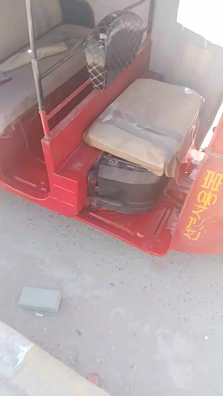 3وبيها مجال تفاصيل بل فيدو ***********
بس رحمه لهلكم لحد يكتب جوه الثنين ونص هيه كوم حديد بثنين ونص الشراي يشلع عيوني
