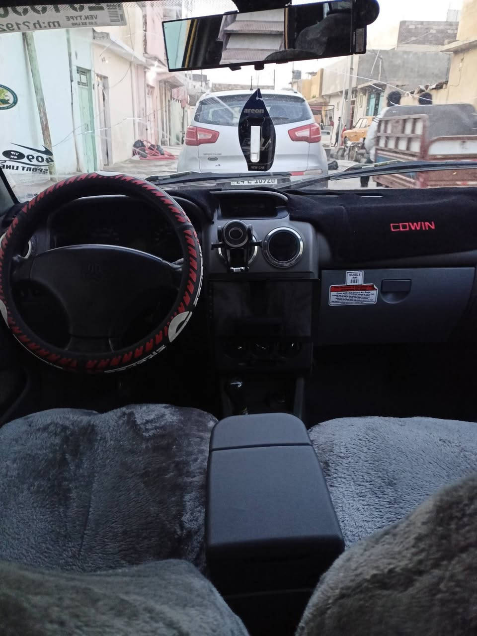 سلام عليكم سايبا للمروس فقط كوين اوليفان موصل حي الكرامه
***********
