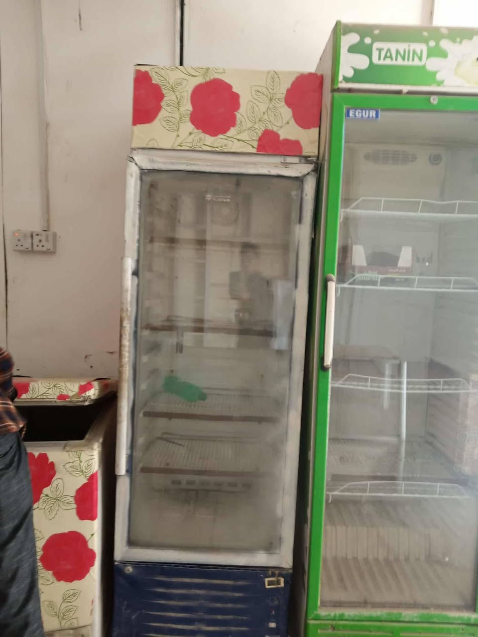 عارضه جديده نظيفه كلش ب250 والمجمده لوحده ب 150 وبيها مجال ***********
