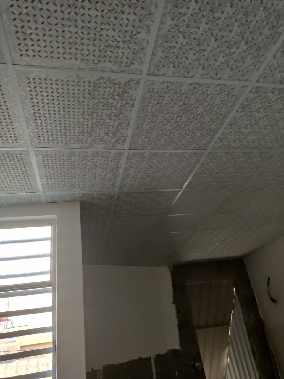 نحن مستعدون لعمل كافة أنواع الديكورات العصرية في جميع المحافظات. 🇮🇶
​✅ ضمان العمل وجودة التنفيذ:
​دقة فائقة: نعتمد في عملنا على جهاز الليزر لضمان أعلى مستويات الدقة والاستقامة.
​ثقة وجودة: نقدم لكم ضمان 5 سنوات على جميع أعمالنا المنجزة.
الاستفسار / ***********
