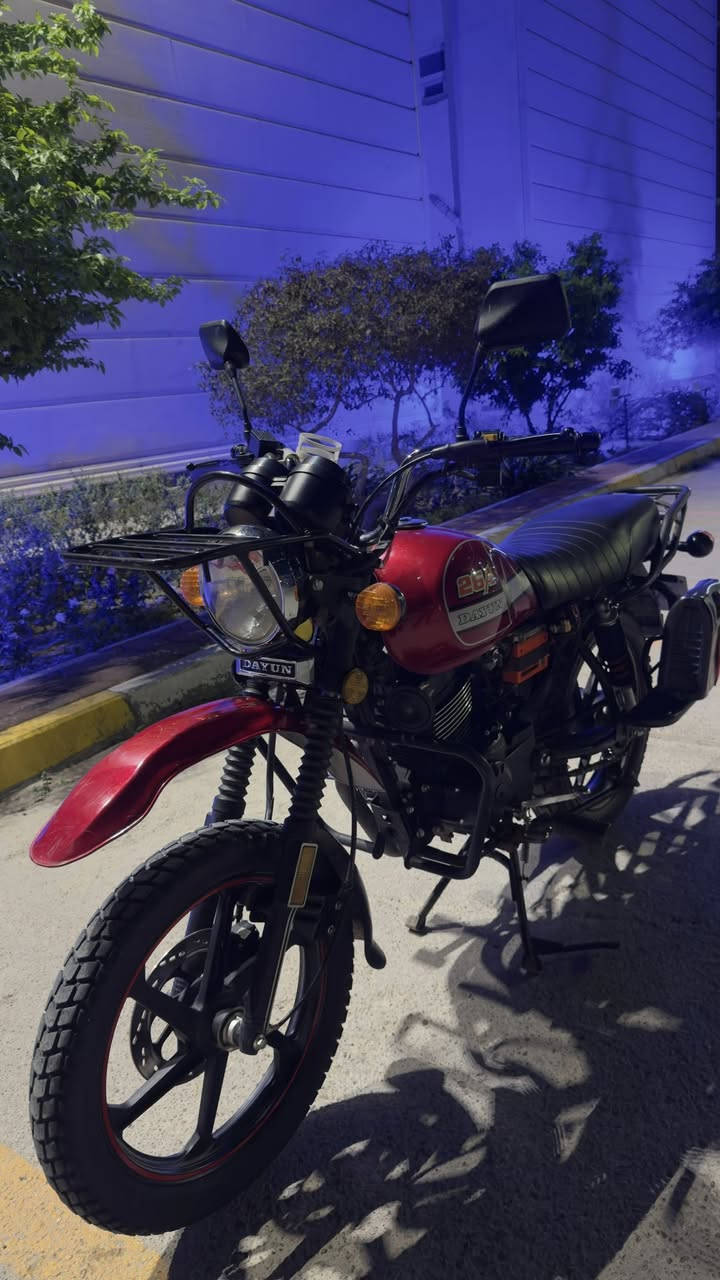 السلام عليكم دايوان 200cc للبيع موديل 23 دراجه جديدة وخير من اللّٰه مرقم بغداد ونقصها بس كفر صفحة الباتري والباقي كله كفاله السعر 2250 وبيها مجال بسيط مكاني بغداد رقمي *********** واتس او اتصال ممتواجد عل
فيس
