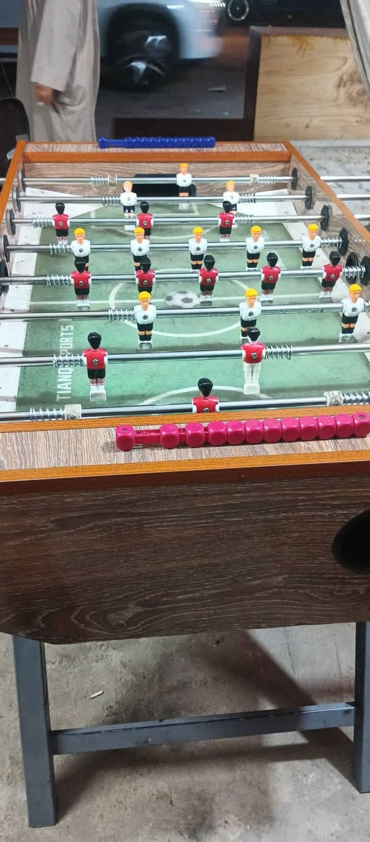 سلام عليكم فيشه للبيع كامله وياها (بواري ولواعيب 22الاعب اضافيه وياها ٥طوبات  ) مكاني بغداد الحريه رقم ***********السعر 175
(الفيشه مستخدمه شهر واحد  نضيفه كلش)
