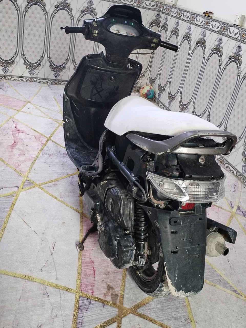 دراجة فراشة للبيع جاهزه بس كفرات نقص تشتغل سلف هندر للإتصال ***********
