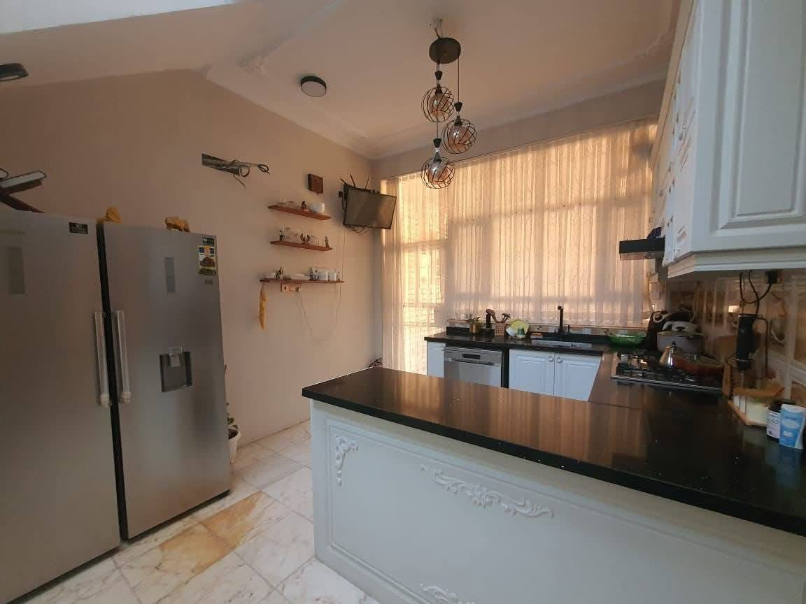 🏠 للبيع – بيت طابو ملك صرف
📍 الموقع: قرب باب طوريج، عمود 32
📿 قريب جدًا من مرقد الإمام الحسين (عليه السلام)

🔹 تفاصيل:
100,, متر طابقين 

البيت ملك صرف (طابو رسمي)

يباع مع لاثاث بسعر ،240
بدون اثاث بسعر 225
, وحصرا تفاوض مع صاحب العقار مباشر المكتب وسيط بين الطرفين 

لا يوجد رهن

لا يوجد إيجار

لا يوجد تقسيط (نعتذر من الجميع)

الموقع مميز جداً لمحبي السكن القريب من العتبات المقدسة

للمزيد من التفاصيل شاهد الفيديو المرفق

📞 للاستفسار والتواصل:
سيد مصطفى الحسيني
📱 ***********
📱 ***********

📌 السعر والتفاصيل الإضافية عند الاتصال
📲 بخدمتكم جميعاً
