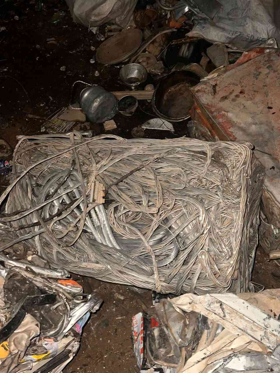 على بركة الله نسحب النحاس بانواعه ونسحب الفافون الخفيف بافضل الاسعار الامنيوم - سيم - جدر وماعون  راسلوني وتدللون علينه رقمي - ***********
