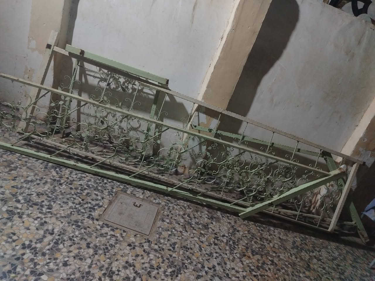 محجر درج للبيع 200وبي مجال مكلفه بالنشر اليريده يتصل ع الرقم ***********
