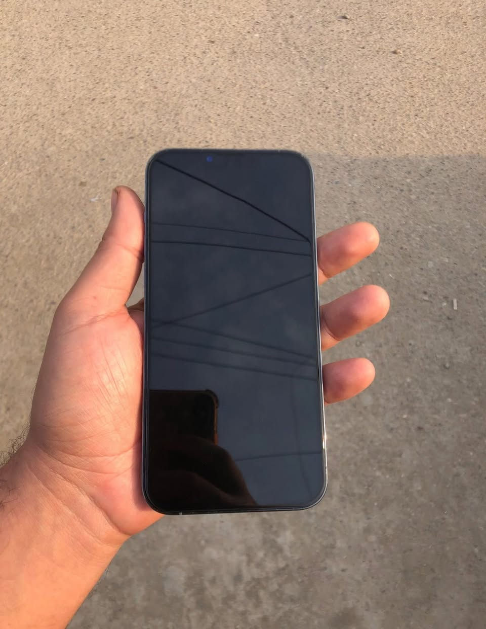 ايفون 13 برو للبيع ممفتوح نهائيا بطاريه 74 الذاكره 256 دبل سيم كارت شرق الاوسط بيه نقطه سوده بالشاشه صغيره مامبينه كلشي بيه بلادي السعر 370 بيه مجال بسيط حگ الجيه / بغداد اليرموك ***********
