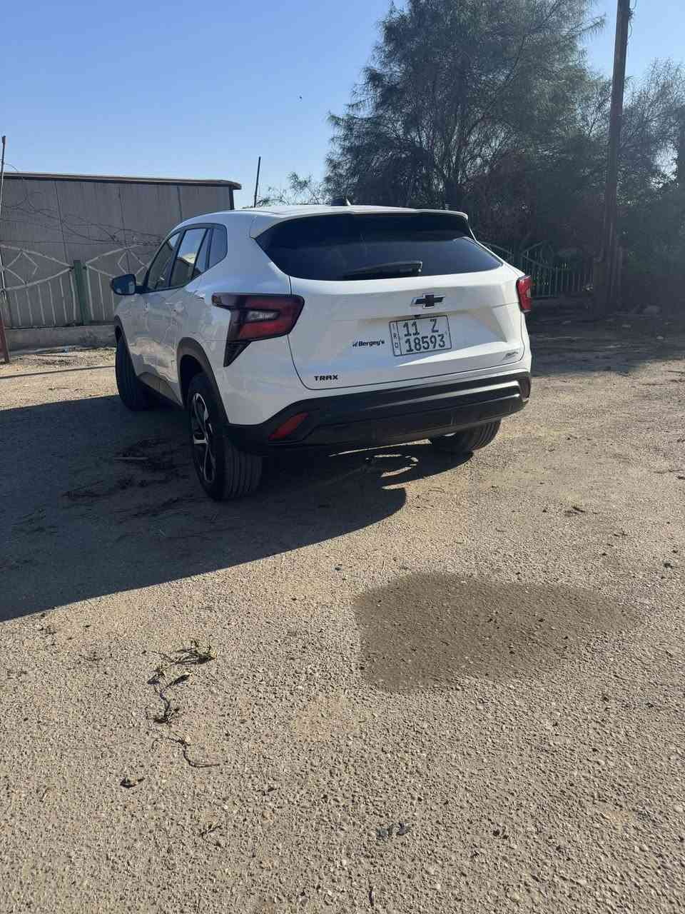 السلام عليكم تراكس موديل 24محرك1200تيربو كيرها ATماشيه 10بدون ايرباك بيها صبغ بنيد فقط الباقي كفاله شواصي لغوده براكيت راديترات كفاله داخل وخارج عل وضع الشركه بسمي مابيها كل نقص ترايك وين ماتريد مكاني بغداد السيديه ***********بيك خير ودلل
