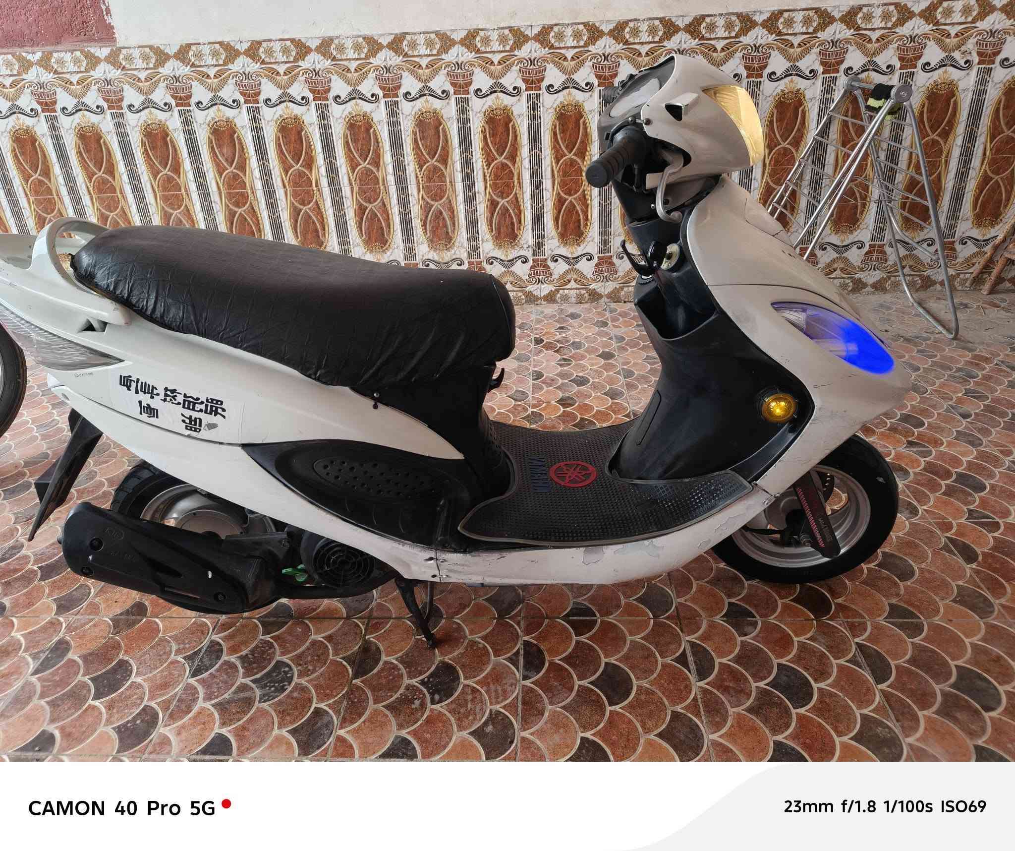 دراجه في تو موديل 13 بيه مشي خير من الله كهربائيات كله شغاله تجفيت شركه 450قفل قفل لحد يكلي على التفاصيل وشكد قفله كله تفاصيل كدامك مو شراي اعبر المنشور ***********
