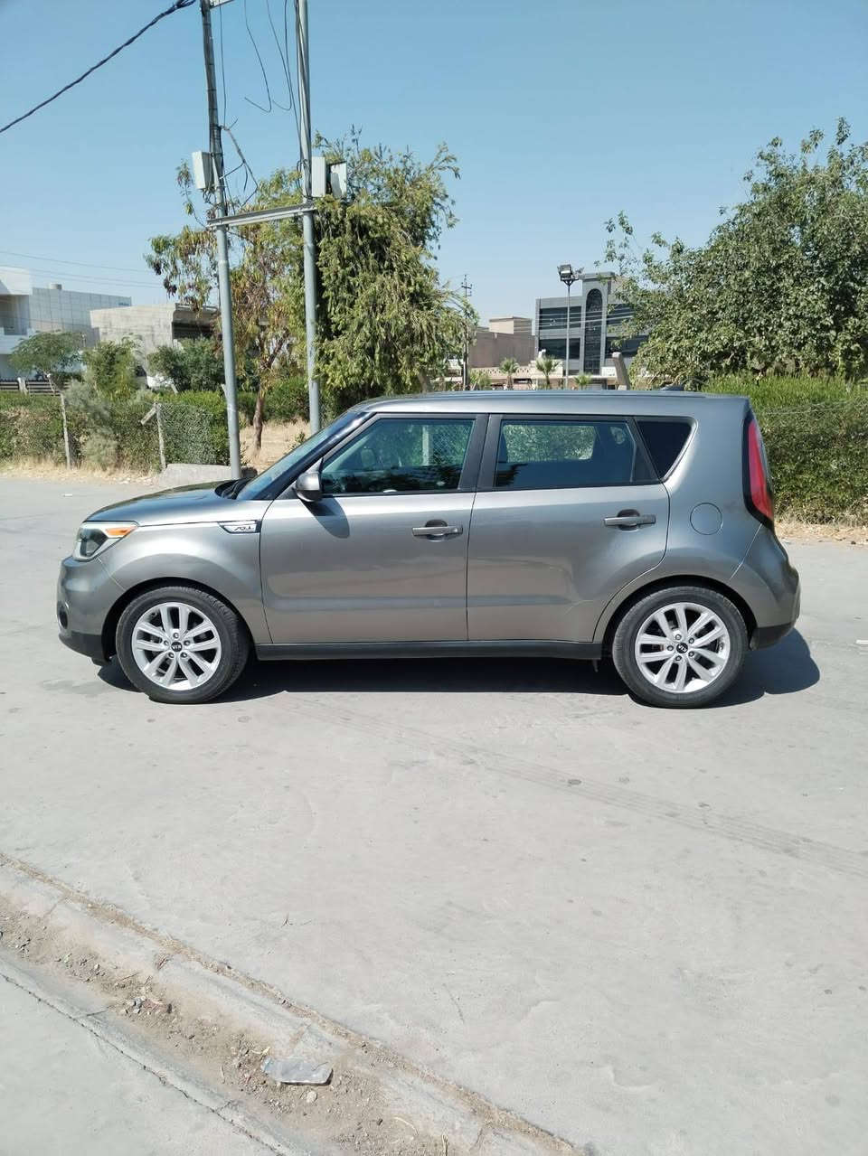 سلام عليكم كيا صول موديل ٢٠١٨ ضرر بونيد وربع جملغ سيارة جاهز تبريد ثلج دفتر بنزين بي كير محرك بشرط مكان كركوك سيارة باسمي سعر ١٢٢$ رقم الهاتف *********** والزين *********** شراي يخابر اني مكلف بنشر خبر
