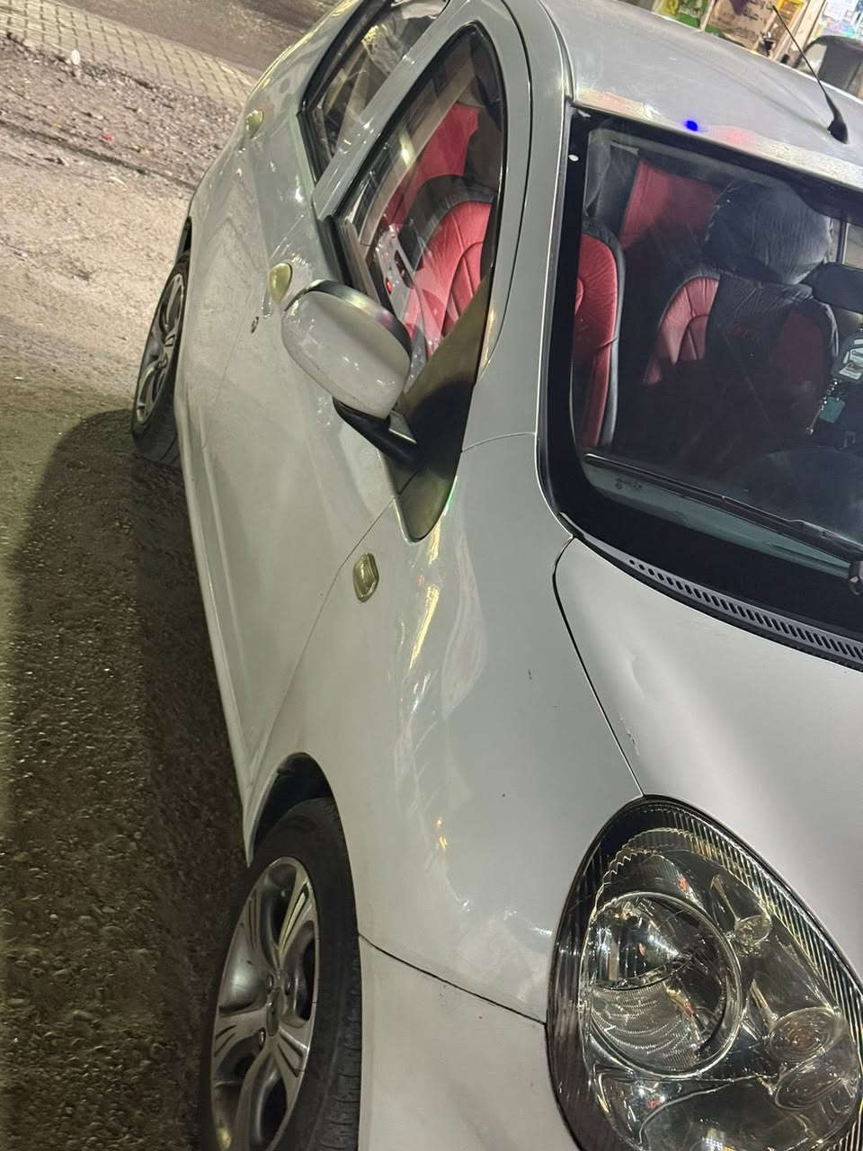 السلام عليكم جلي باندا لون ابيض موديل ٢٠١٣ نظيفه السعر ؏ الخاص والاستفسار ؏ الرقم يوجد واتساب *********** مكانه البياع مكلف بالنشر
