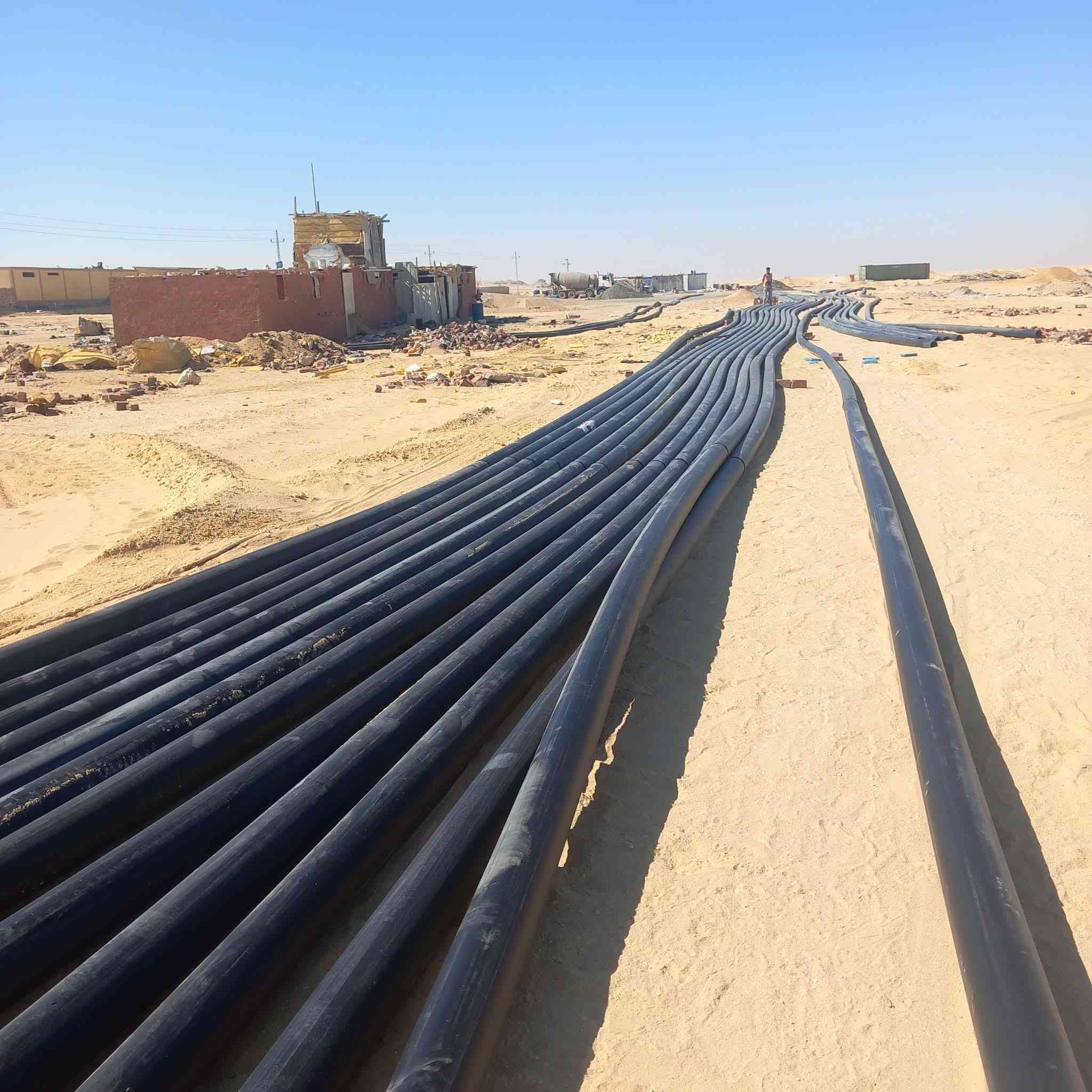 السلام عليكم
اي عمل يخص الماء البولي اثلين 
***********
