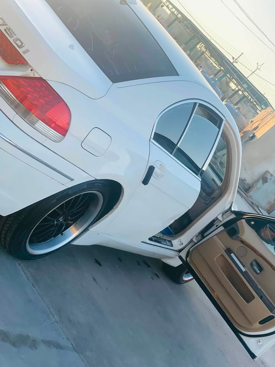‏سلام عليكم  للبيع أو مراوس شنو عندك تعال خاص 

سياره بيئم باخره حجم 745مديل 2005 للبيع او مراوس شنو عندك تعال خاص 
مواصفاتها فول 1/1
مكينه 8سلندر
منضومة زنون عالي 
كير تعليك 
كشنات كهربائي 
بصمه 
كشنات جلد 
ثلاجه خلفيه
تخم تاير  
مثبت سرعه  
سنتر لوك 
فتحه سقف 
تبريد تدفئه بلكشنات 
دواخل بيجي 
شاشه كبيره  سياره تجي وتكلب شوف عينك ابيع كفاله فقط سرقه وعشاير وكير ومحرك 
سعر 35  للبيع او مراوس شنو عندك تعال خاص

لتوضيح السياره يرادلها بس باور ستيرن  لان باورها تعبان

مكان البصره 
***********
***********
