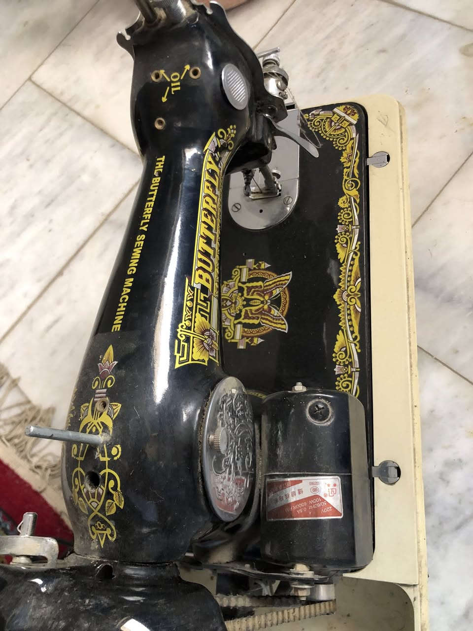 مكينة خياطة استخدام قليل السعر 30 للتواصل خاص او على الرقم ***********
