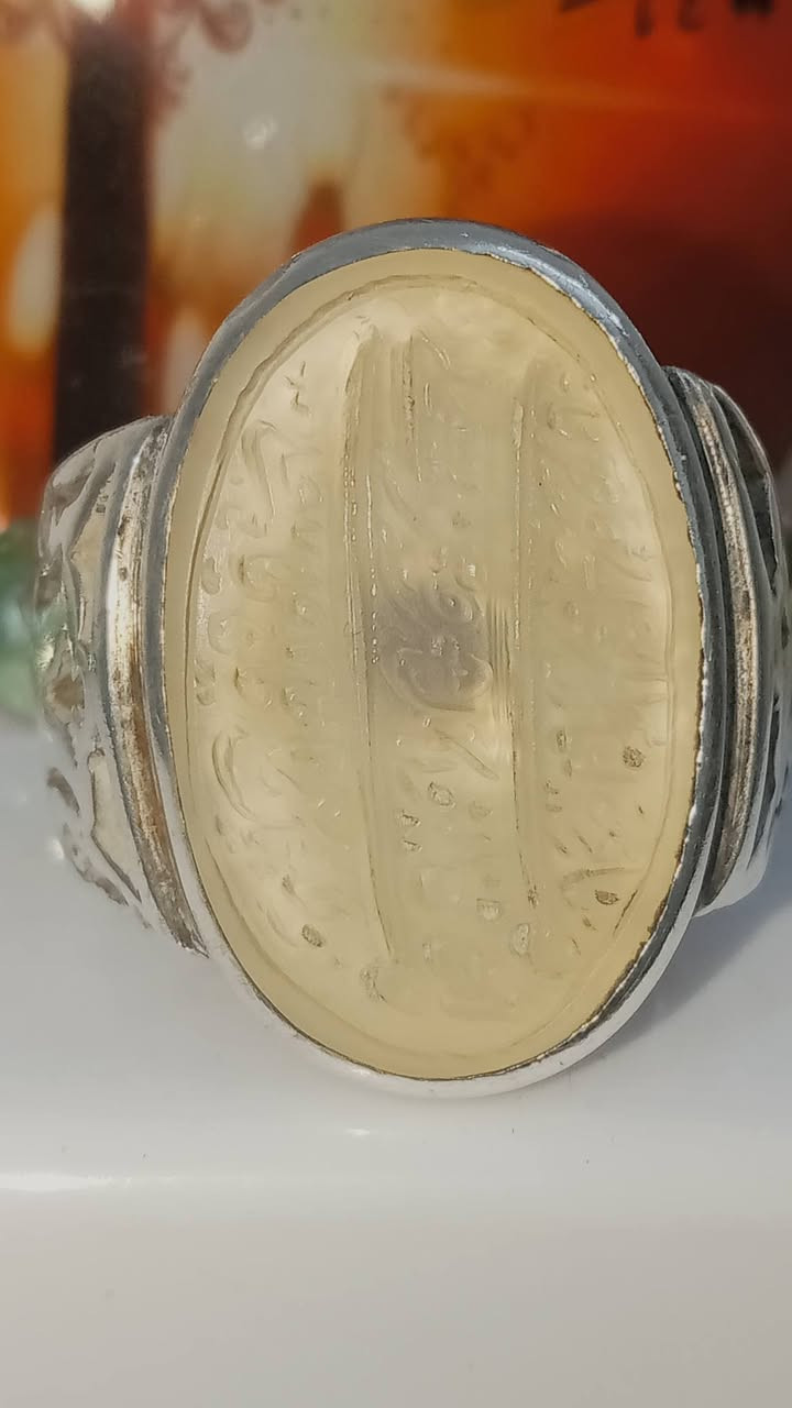 عقيق يماني ابيض للبيع السعر خاص 125 ألف مخطوط

 (ناد عليا مظهر العجائب ، تجده عونا لك في النوائب ، كل هم و غم سينجلي بولايتك يا علي يا علي يا علي)


**إذا كنت صاحب هذا الإعلان وتريد حذفه لأي سبب، رجاءا أرسل رسالة إلى الدعم الفني**