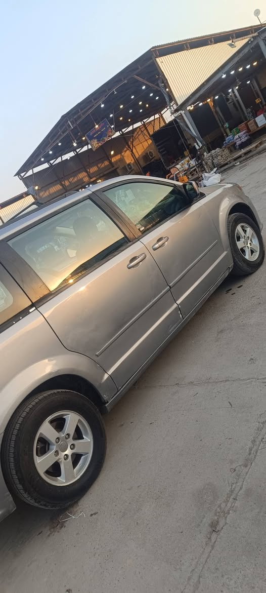 دوج كرفان
 موديل 13
بيبان كهرباء
جنطة كهرباء
كشن السايق كهرباء
3 قطع تبريد
6 سلندر
مكينة 3600
كشنات سياحي
الجنطة شفط
 رقم بصره دولي السيارة باسمي 
 السيارة داخله اكلين بدون حادث بلعراق بيها طخات مكانات ومعمرات يعني ابيع مصبوغة احزام
السعر 125  مكاني بصرة قرنة 
الاتصال على الرقم ***********
