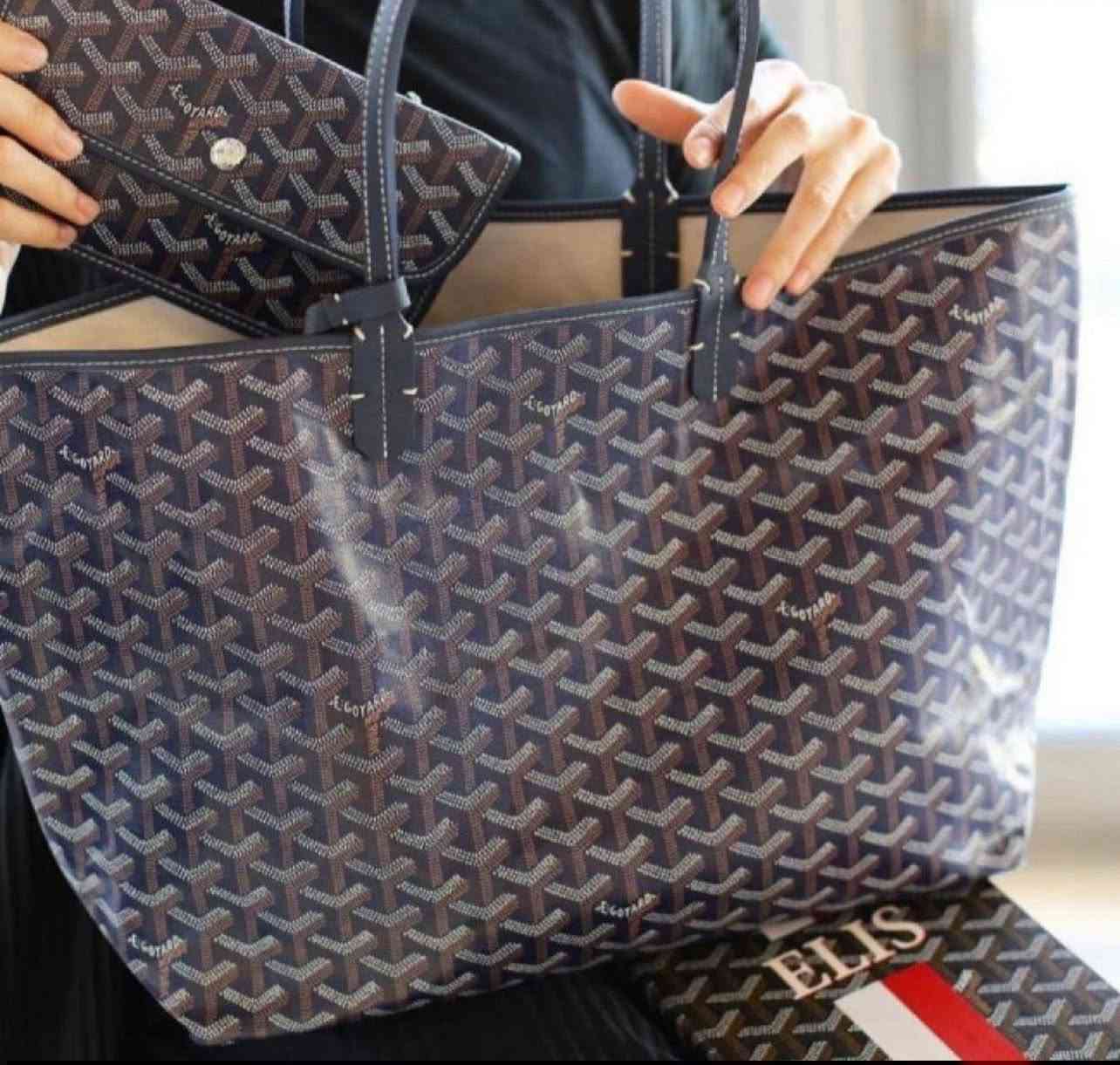 لعشاق الماركات العالمية
متوفرة حقيبة نسائية ماركة Goyard  ماركة فرنسية 
ضد الماء جلد طبيعي قطعه تحفه سعرها جدا غالي بالموقع اللي تفيدة يتفضل علخاص وتوصيل موجود لكل محافظات العراق


**إذا كنت صاحب هذا الإعلان وتريد حذفه لأي سبب، رجاءا أرسل رسالة إلى الدعم الفني**