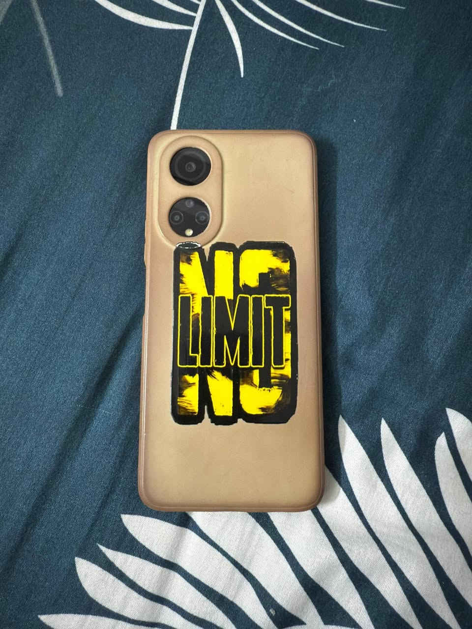 السلام عليكم اخوان هاتف للبيع هاتف نظيف ما ابي اي اشكال بس بي ضربه من فوك واني كمستخدم ما تاثر يجي شاشه 90 هيرتز ويدعم شريحتين يجي بلعبه ببجي موبايل 45 فريم وبغير العاب 60 فريم وما فوق شعر تليفون 120,000 وبي مجال رقم الى التواصل *********** بكاني بغداد
