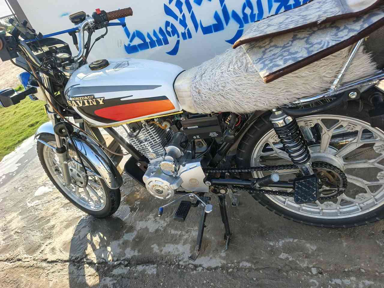 سلام عليكم...
.
دراجه سيفان او سافان موديل 2025 دراجه نضيفه فولل نضافه 
 دراجه جديده محركها. بلادي..  مكان الدرجه بابل قرب شركت الرنا...  رقم الجهاز ***********  .  سعر خاص الشراي بيه 
خير ويددلل 💚🤝🏻
