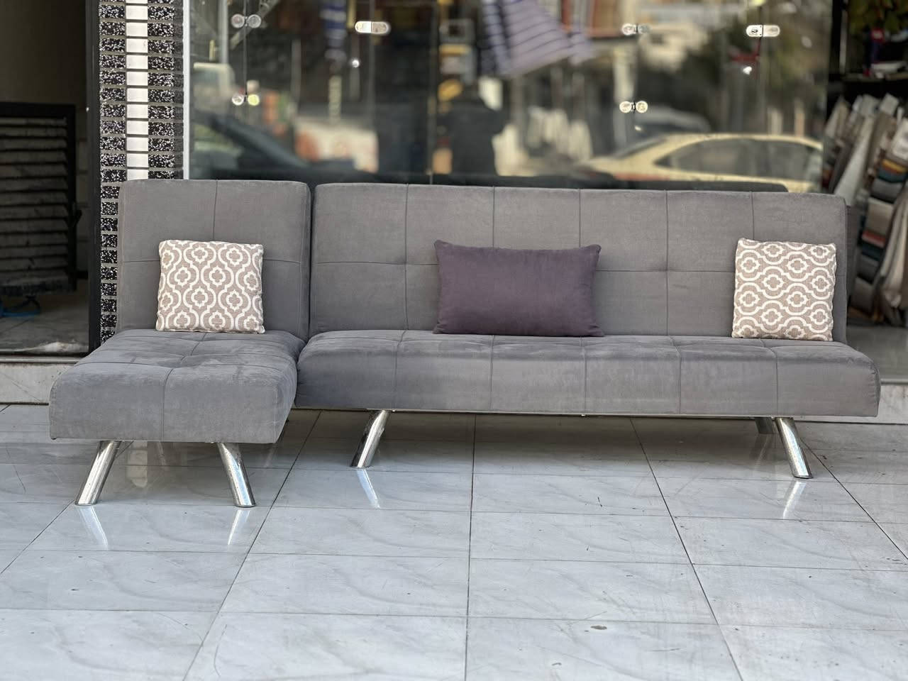 كورنر  تركي  ماركه FUTON   من هوم اسطنبول نضافه جيده جدا    هيكل بل كامل حديد  مقعد طبي فول  بوليستر قماش كتان  نضام السرير  كلش  واسع  قياسات الكورنر 260 سم 150 سم والقيسات عكس يمين ويسار عنوانه أربيل زانكو 99 قرب مطعم كص سنگر يوجد توصيل ل بغداد ولباقي المحافظات *********** واتساب فقط (علي )
