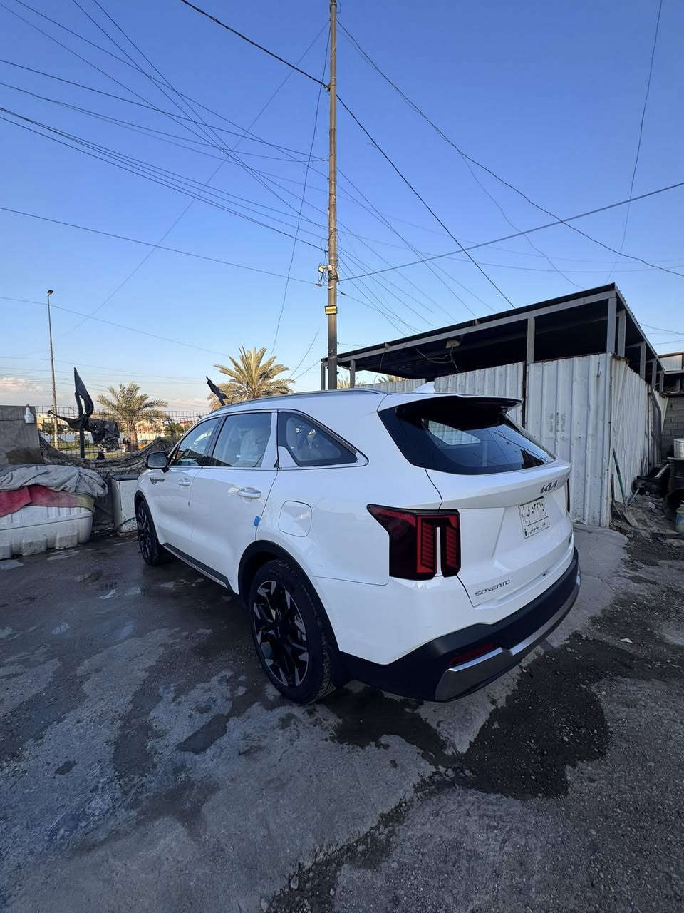 السلام عليكم
🚗 للبيع كيا سورينتو 2024 فول مواصفات 🚗

🔹 الموديل: 2024
🔹 النوع: كيا سورينتو
🔹 المحرك: V6 قوي
🔹 الدفع: رباعي (4x4)
🔹 الحالة: جديد / شبه جديد
🔹 الضمان: شركة الدولية بعدهة بالضمان 

✨ المواصفات:
✔️ فتحة سقف بانوراما
✔️ شاشة كبيرة + نظام ملاحة
✔️ كاميرات 360 درجة
✔️ حساسات أمامية وخلفية
✔️ تشغيل بصمة + دخول ذكي
✔️ مقاعد جلد فاخرة (تدفئة + تبريد)
✔️ تحكم كهربائي بالمقاعد
✔️ نظام صوتي عالي الجودة
✔️ مثبت سرعة + رادار
✔️ أنظمة أمان متطورة

📍 الموقع: (بغداد الشعب )
💰 السعر: (32الف 3شدات وعشرين وبيهة مجال )

📞 للتواصل: (***********)رصيد 
واتساب فقط (***********)
🔥 السيارة كفالة عامة وبيهة شوية ملاحضات بسيطة
