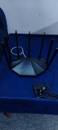 للبيع راوتر   كلشش نضيف نتدا 40   والتيبنك  25  واتساب 07703911094