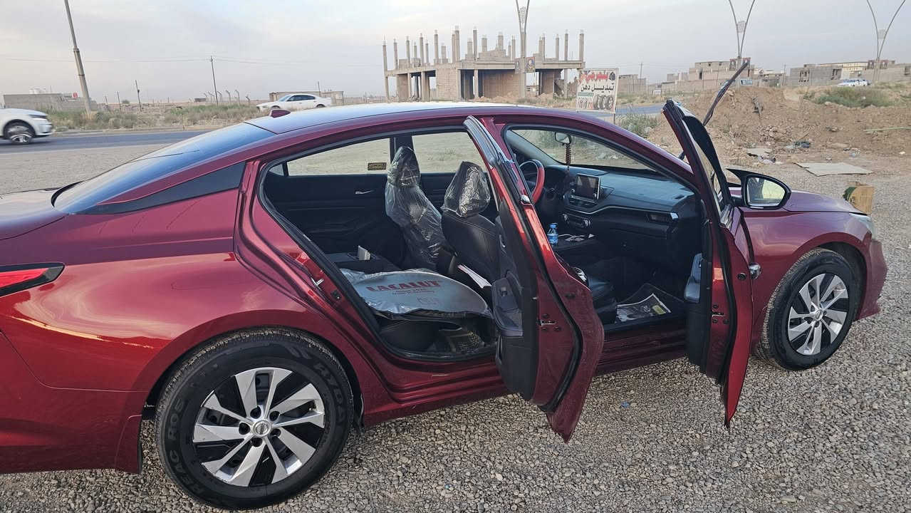 السلام وعليكم
نيسان التيما 
موديل ١٩ SR 
***********

