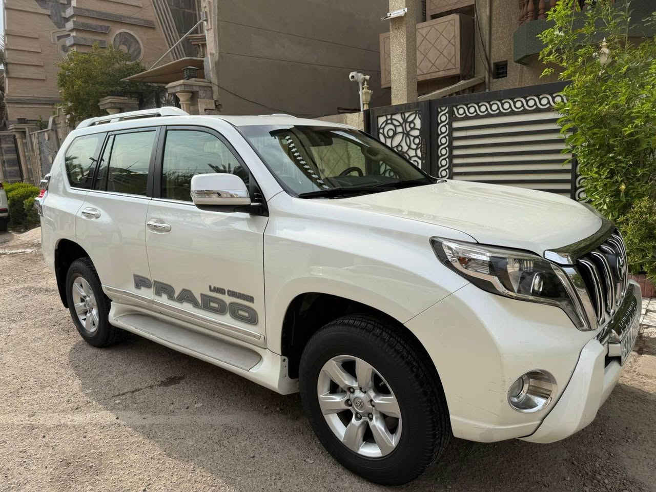 السلام عليكم للبيع برادو 2014 رقم بغداد كويتية دبل تانكي 6 سلندر سلايد داخل جلد شاشة كبيرة تحكم استيرن كروز سرعة 7راكب تبريد 3قطع ماشية 61 الف بيها بارد بالجاملغ الخلفي اللايسر بالحافة جوة قبغ البانزين وباقي المواصفات المعروفة السعر 335 ورقة للاتصال ***********
*********** بغداد, العراق
