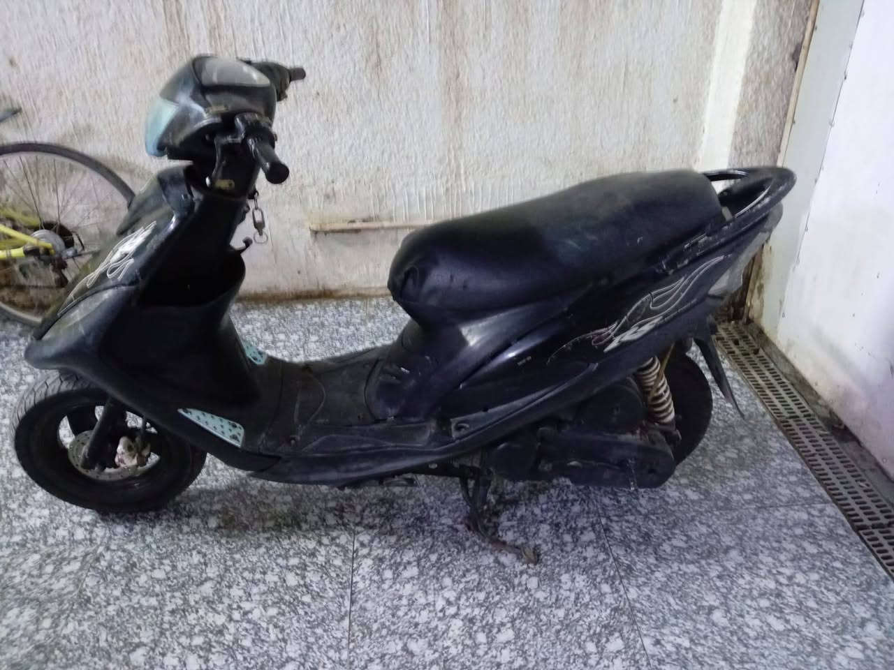 السلام عليكم دراجه للبيع ماكس عدله اوراق مفتوحه مره وحده مكينه ناعمة دراجه مختمه كله السعر 600 وبيه مجال المكان حي المعلمين الجديد ***********
