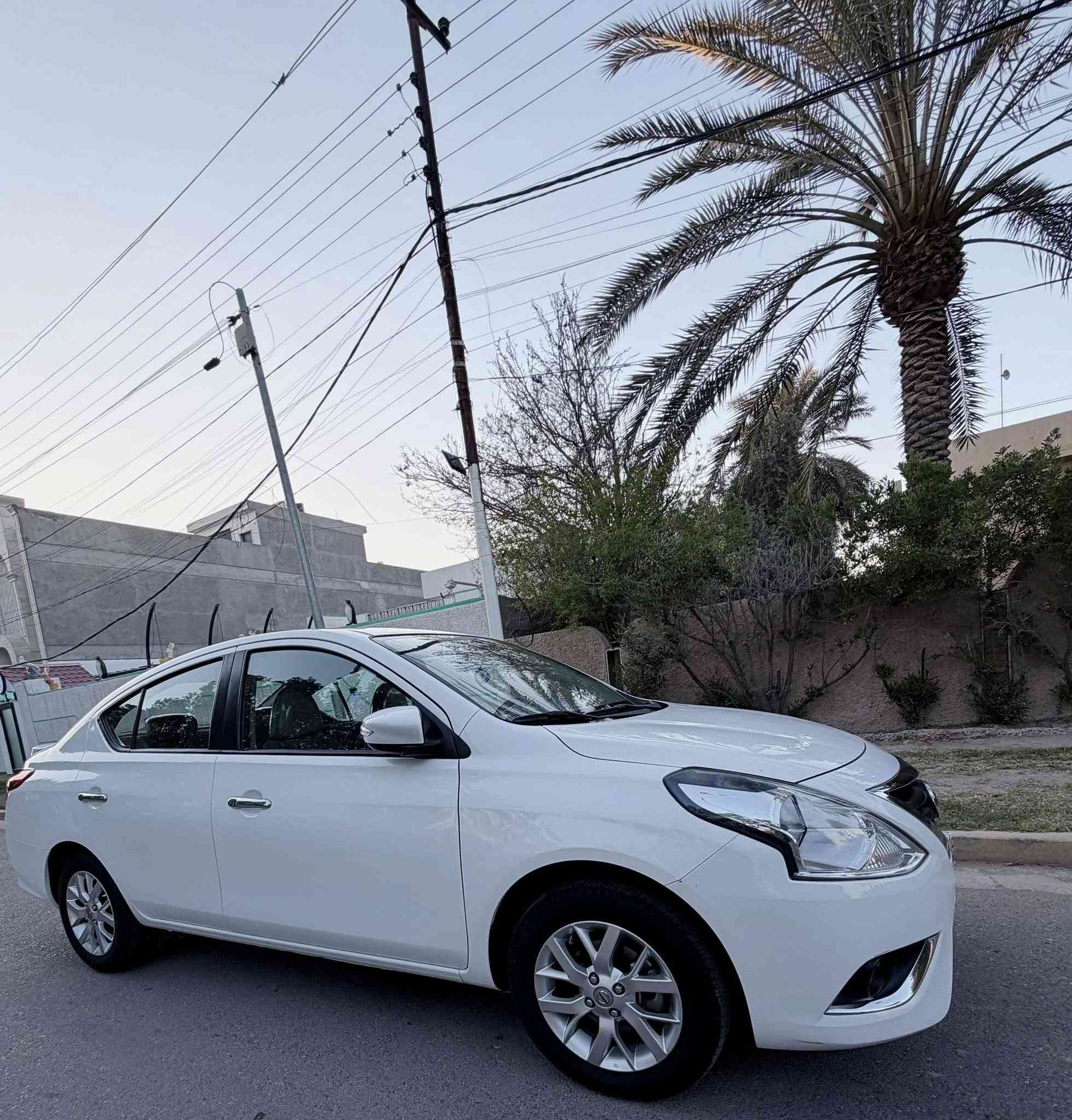 السلام عليكم 
نيسان سني المصري 
موديل 2024
رقم اربيل بسمي شرط التحويل 
مكفوله من الصبغ والتبديل بيه بارد شبر بقبق الصندك فقط.
موصفات 
1_اربع جام كهرباي 
2_تبريد قطعتين 
3_ويل كب 
4_شاشه كبيره
5_تحكم ستيرن جهتين 

ماشيه ٩٦km….
مكاني بغداد حي الجهاد     السعر ١٢٠ وبيه مجال 
***********
