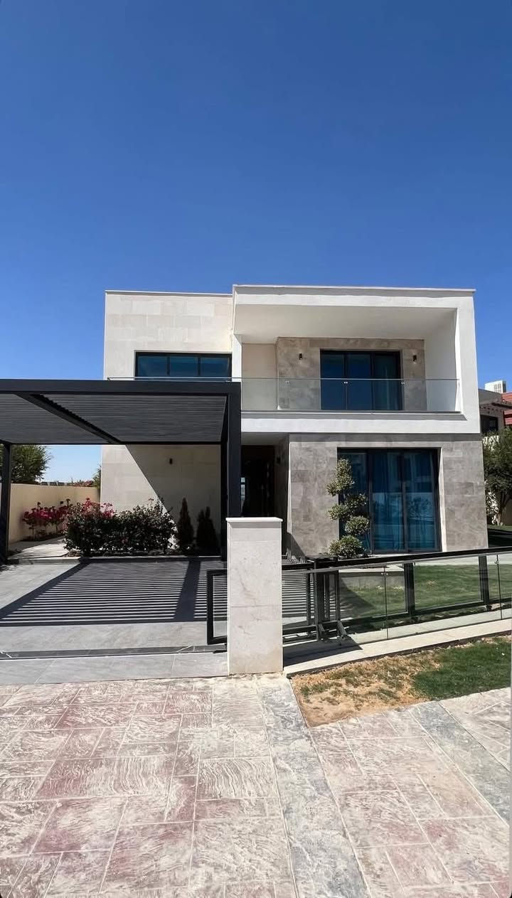 تتوفر فلل للبيع بمساحات متنوعة وإطلالات مميزة داخل مجمع داماك هيلز – بغداد.
📍 موقع استراتيجي: قرب مطار بغداد الدولي وبجوار الجامعة الأمريكية.

لتحديد موعد لزيارة المشروع والتعرف على الفلل النموذجية يمكنكم التواصل عبر الرقم:
📞 ***********📞
