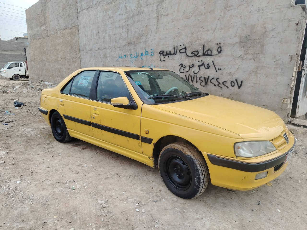 سلام عليكم عيني سيارة بيجو بارص ١٥ للبيع سيارة كلشي مابيهة بس خيط تبخير ومو قوي سيارة بسمي تحويل ثاني يوم سعرهة ٤٣ وبيهة مجال صاحب سيارة ***********
