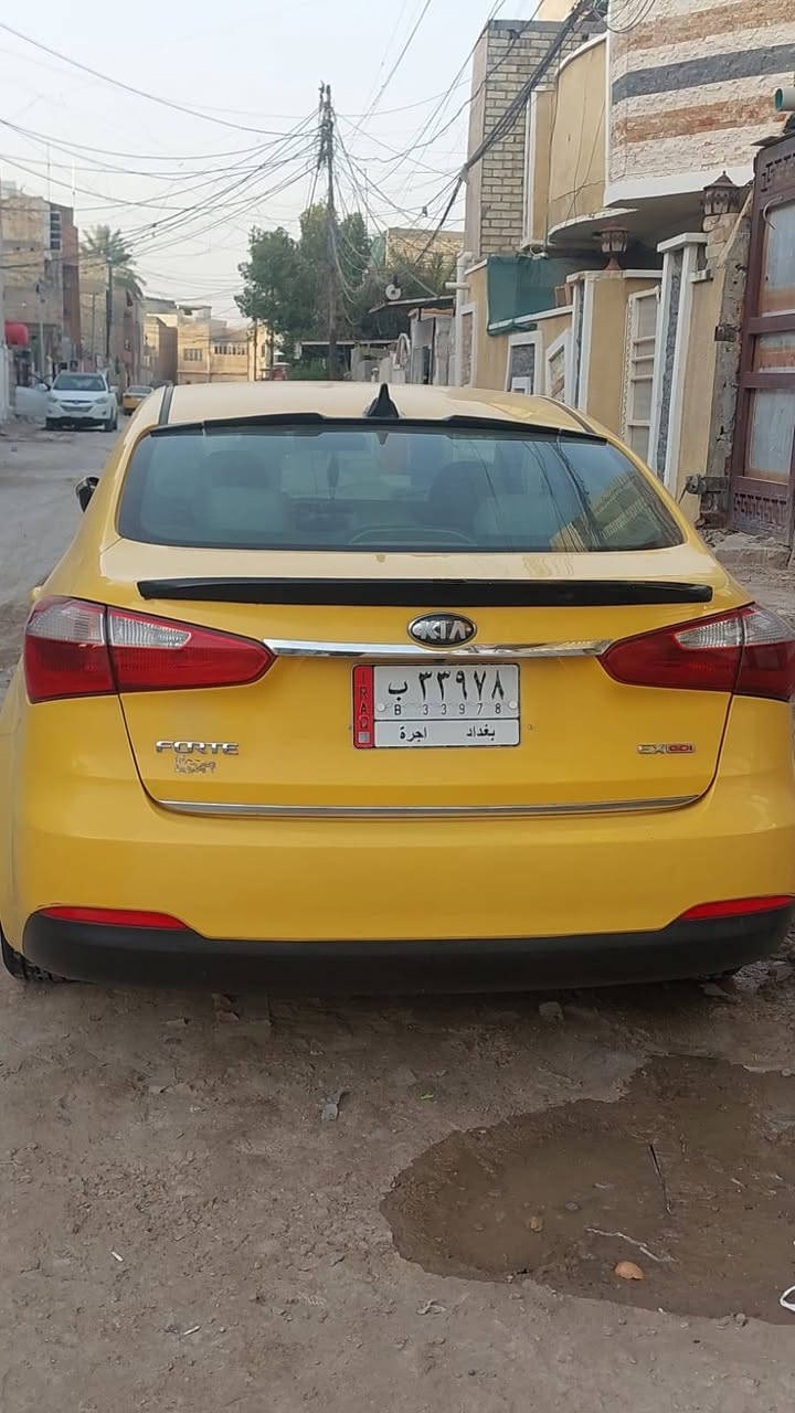 فورتي 2014 محرك دوش 1800السعر 105مكاني بغداد هاتف ***********
