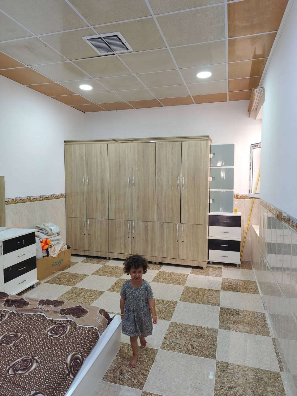 سلام علیکم

#خانووی_مۆدێرن بۆ فرۆشتن ⛪💒
ناونیشان 📍کەلار _ ناحیەی ڕزگاری ( سممود )

◼️گەڕەکی ئاوباریک  🛣️🏞️
◼️ یەکەم کوڵان پشت جوسایدی ئاوباریک،🏛️💒
◼️ ڕووبەری 7نیوو بە 20 = 150 مەترە 📏📐
◼️ کۆڵانی پان و فراوانە و ڕووی لە سلیمانی
◼️ شوێنێکی زۆۆر خۆش و دڵگیری هەیە  
◼️تاپویە بەمەرجی تحویل ✅

مواسەفاتەکانی ئەم خانووە پێکهاتوون لە ⬇️
(کامل ژوورەکانی د کت سەقف سانەویە✅ کامل ژوورەکانی کاشییە ✅تایبەت دروستکراوە ✅)
 
🔴 ژوورەکانی ئەم خانووانە پێکهاتووە لە ⬇️

🔶 میوان 🪑🚪
🔶 مطبخ 
🔶 مساعد مطبخ 🍽️🫖
🔶 هۆڵێک 🖼️
🔶 دووژووری نوستن 🛋️🛏️
🔶 ڕۆشنایی 🪟
🔶 مشتەمەلات 🛁🚿

بۆ زانینی نرخ 💵پەیوەندی بکەن بەم ژمارانەوە 📲📞📳

***********
***********
