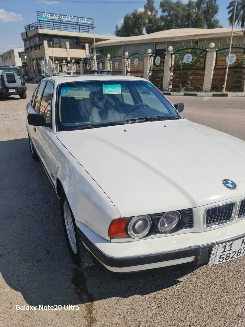 سلام عليكم 
Bmw 525i 1991 
رقم بغداد انكليزي بأسمي تحويل مباشر 
محرك مسكر عدل كير الماني 
ويل كب وتخم تاير جديد 
داخل جلد 
سلايت روف 
بجم عريض 
سعر السياره 57 وبيها مجال 
***********
