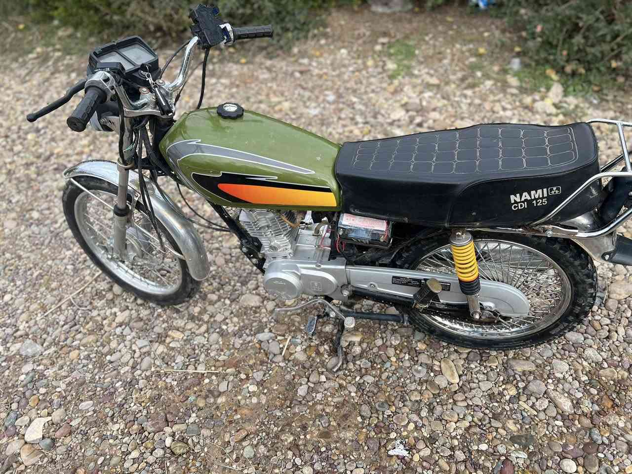 السلام عليكم ماطور للبيع النوعً نامه  موديل. 21   محرك  25 جديد  تانكي جديد  لايت شغال  تايرات جدد الماطور جاهز ماعايزه. شي  السعر 350    المكان العلم. رقم الهاتف ***********  🏍️🔥
