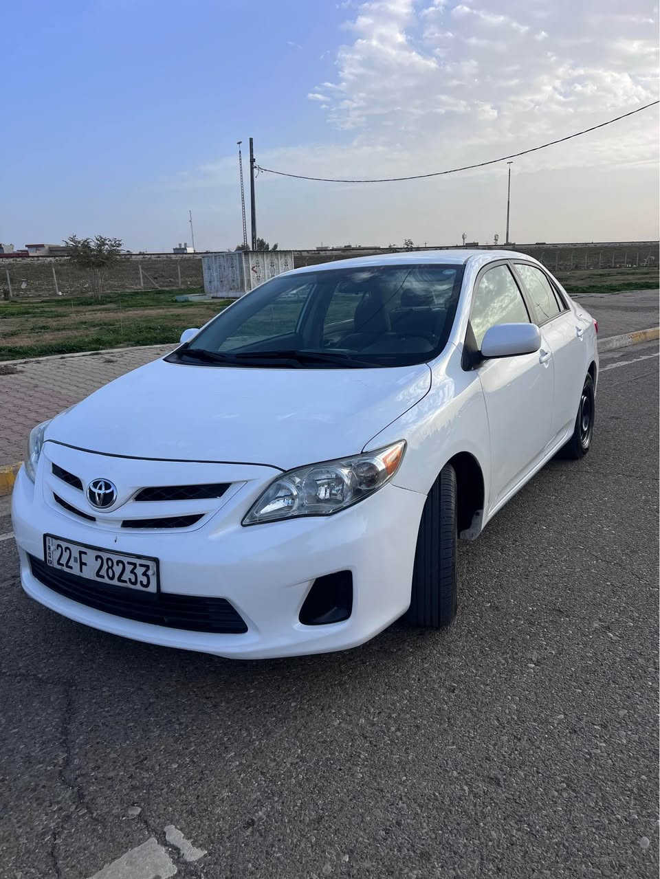 سلام عليكم 
تويوتا كورلا موديل 2011 بدون صبغ وضربة فقط تعديل بارد 
ماشية 161000mi
سنوية جديد وبطاقة بانزين وسيارة بأسمي 
مواصفات Le معروفة 
*********** كركوك, العراق
