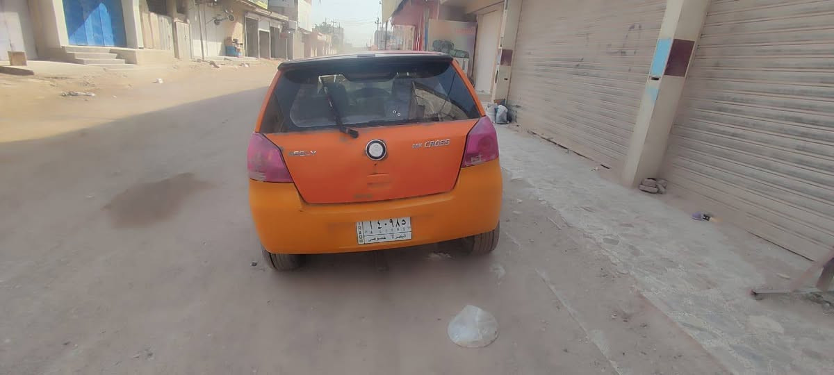 سلام عليكم سياره جيلي ام كي ستيشن سياره خير من الله ومال بيت فقط من السوك للبيت السياره ما متعوبه بس يرادله تلاحيض مكينه صارله 3 اشهر من شاده مكينه كورله بيكاتشو السياره بسمنه   بيه طخات ومعمره سياره طخم تاير سنويه ل27 تبريده وكف ومحد سواه سعره 30 وبيه مجال وبخدمت شراي مكاني بصره زبير شماليه مقابيل مدينه هبي لاند***********
