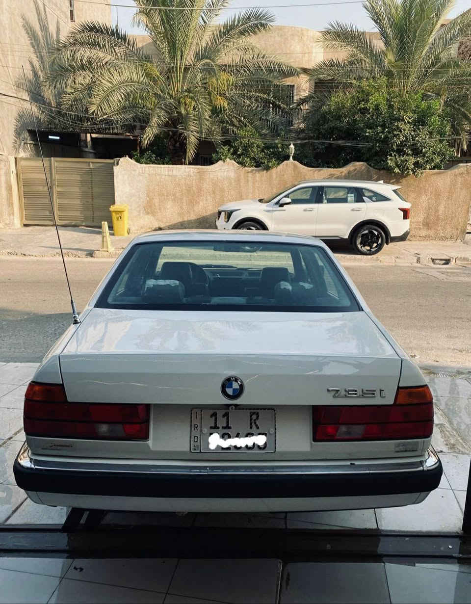 السلام عليكم   ❤️
-------------------------
((  للبيع  بي ام حجم 735 اصل بليتة وسنوية موديل 1991 بغداد الرقم الجديد بأسمي هزة وسنوية لحد 2031 مكفولة من ضربة وصبغ تبريد شغال غرفتها نظيفة جدا  سيارة كاعدة وبلادية مكاني بغداد الكرخ ))🌹
:
#_السعر / 70 $ ورقة 💰
:
#_للإستفسار / *********** 
اتصال او واتس اب  ☎️
------------------------------
