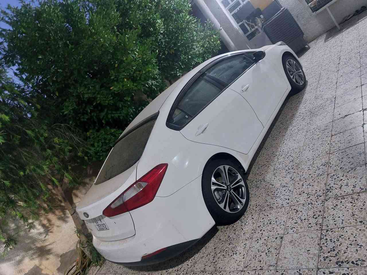 كيا سيراتوو للبيع رقم بغداد مكينه كير صدري امامي خلفي جاهزة من كلشي فتحه سقف كامره حساس خليفي ويل كب تحكمات لد امامي تخم تاير جديد تبريد السياره جديده اشاره بالمري داخل لونين اسود رصاصي ***********السعر اتصل بيك خير وتدلل مكان السياره ديالى بعقوبة
