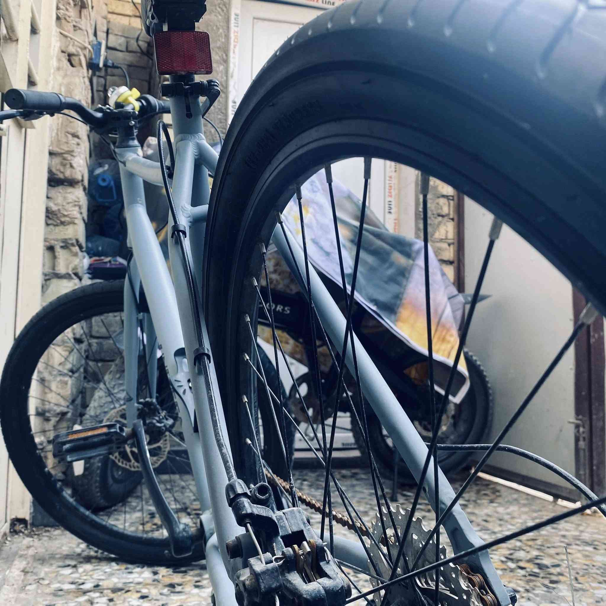 للبيع بايسكل جديد، مستعمل لفترة قصيرة جدا.. Univega أمريكية التجميع، مناسبة للمشاوير داخل المدينة والرياضة اليومية. الدراجة خفيفة وسلسة في القيادة ومريحة جداً للطرق داخل بغداد. السعر 180 الف دينار.. وللاستفسار الرجاء التواصل على الخاص..


**إذا كنت صاحب هذا الإعلان وتريد حذفه لأي سبب، رجاءا أرسل رسالة إلى الدعم الفني**