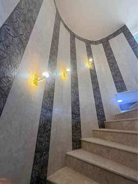 يالله 
السلام عليكم يعلن مكتب الوسام الذهبي عن وجود دار للبيع 
مسحاته 200م
طابو زراعي سند حديث 25
تفاصيل  الدار 
طابق واحد غرفتين استقبال وكيلدور ومطبخ وصحيات داخليه وخارجيه 
بناء حديث درجه أولى 
العنوان حله بابل زوير الغربي 
السعر 215مجال. بسيط 
تفاصيل اكثر مراجعه المكتب او الاتصال على الرقم الموجود في المنشور 
***********
*********** المصيب
